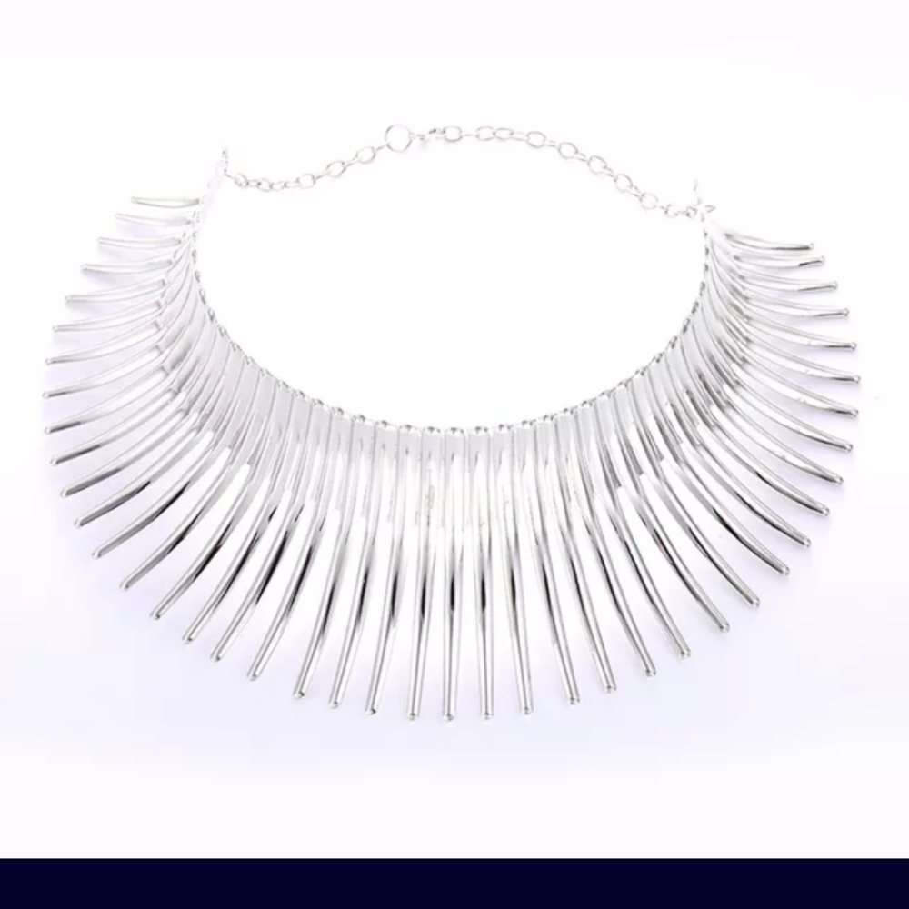 Silver collar necklace